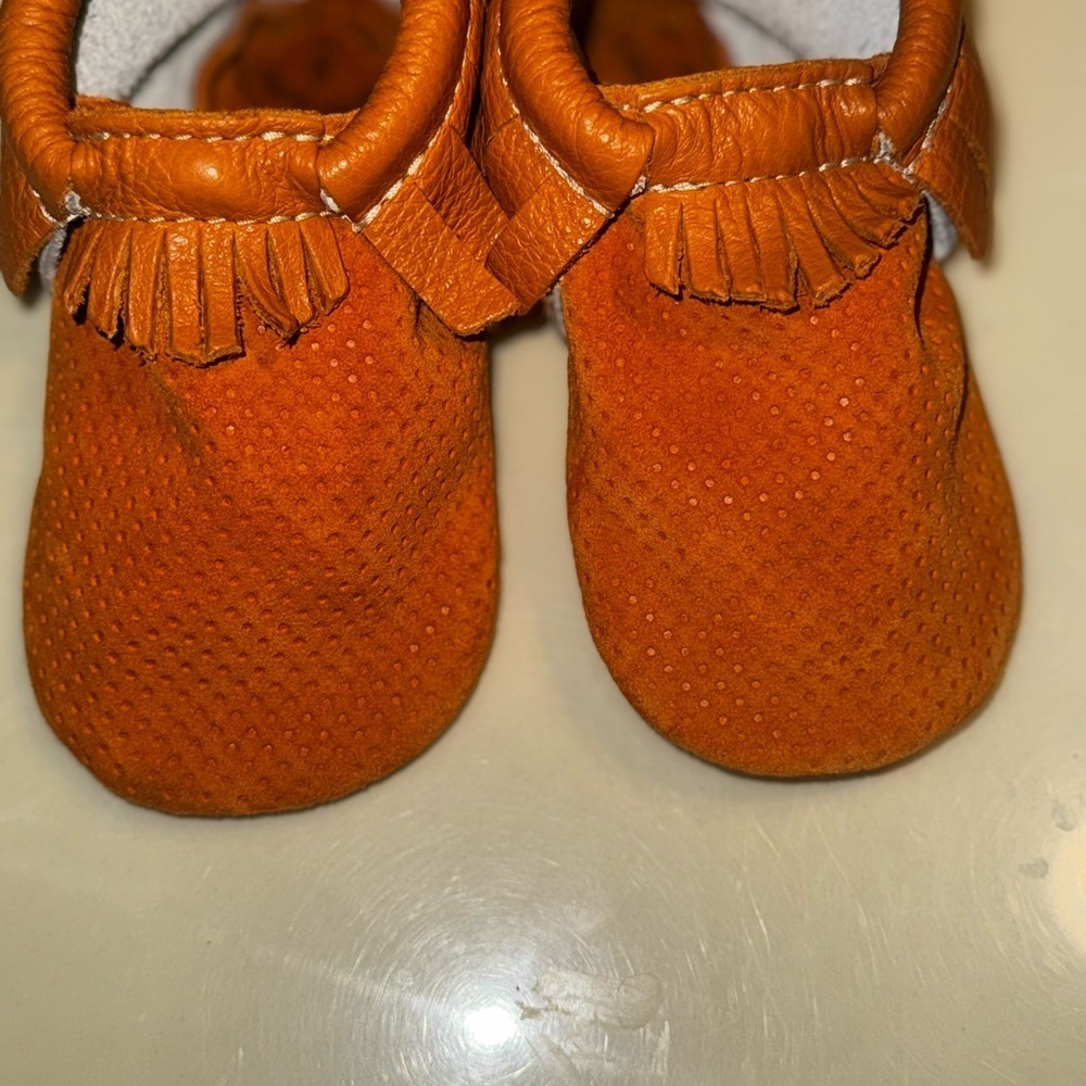 Freshly Picked Orange Moccasins with Elastic Openings - Picture 5 of 5